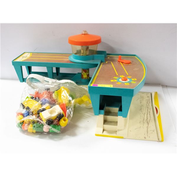 1970S FISHER PRICE LITTLE PEOPLE SET WITH ASST