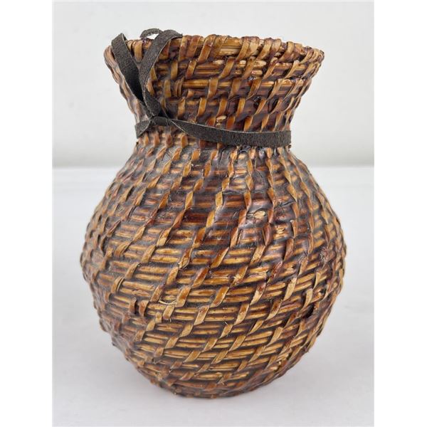 Navajo Native American Indian Pitch Basket