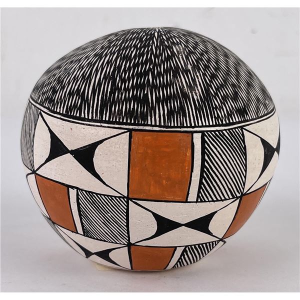 Acoma Pueblo Indian Pottery Pot