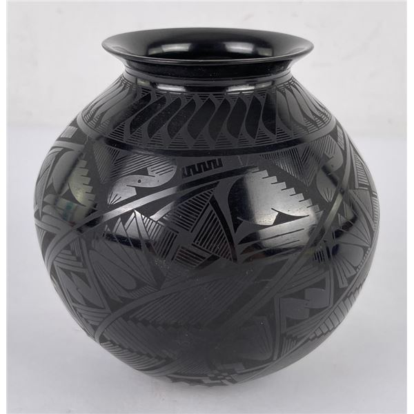 Mata Ortiz Pottery Pot Vase