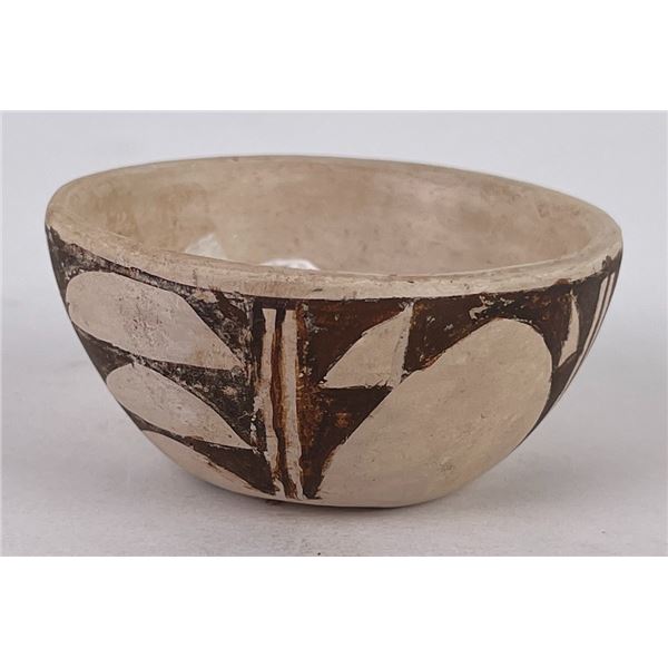 Acoma Pueblo Indian Pottery Pot