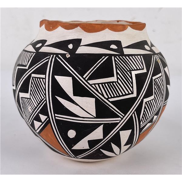 Acoma Pueblo Indian Pottery Pot Concho