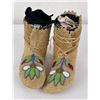 Image 1 : Plateau Native American Indian Beaded Moccasins