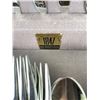 Image 9 : Lunt Stainless Steel Flatware Set