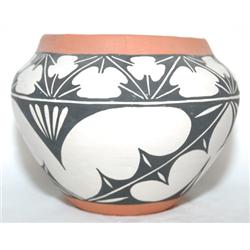 JEMEZ POTTERY JAR