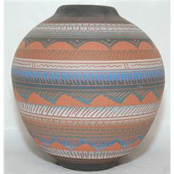 NAVAJO POTTERY VASE
