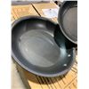 Image 3 : Kirkland Signature Professional Quality No Stick 3Pc Frying Pan Set