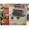 Image 2 : Black & Decker 5 Function Crisp & Bake Large Capacity Air Fry Convection Oven