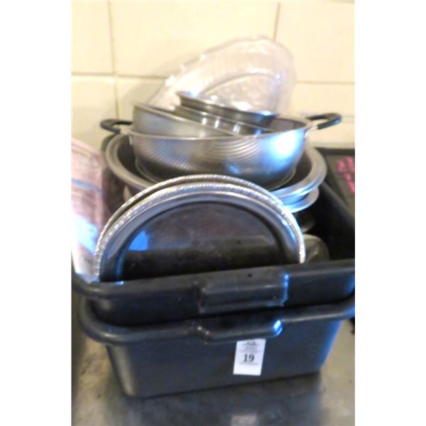 Bus Tubs 2 Strainers, Bowls & Platters