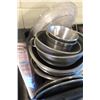 Image 2 : Bus Tubs 2 Strainers, Bowls & Platters