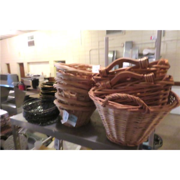 Lot of Wicker Baskets & Serving Baskets, Paper Product