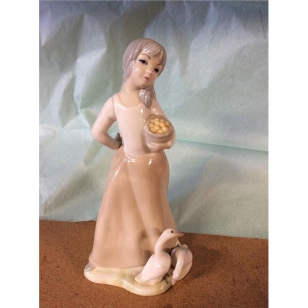 Made in Spain TANGRA  figurine 9 inches tall 4