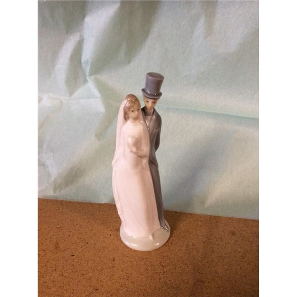 NAO  made in Spain  LLADRO figurine 6 inches tall