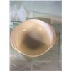 Image 2 : 10 inch yellow Pyrex casserole dish