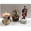 Image 1 : Group of 3 vintage wind-up music boxes