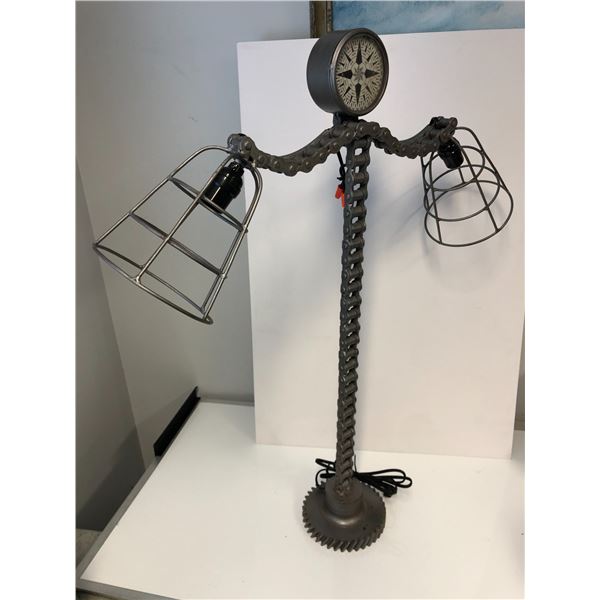 Industrial design heavy chain & gear double bulb table lamp