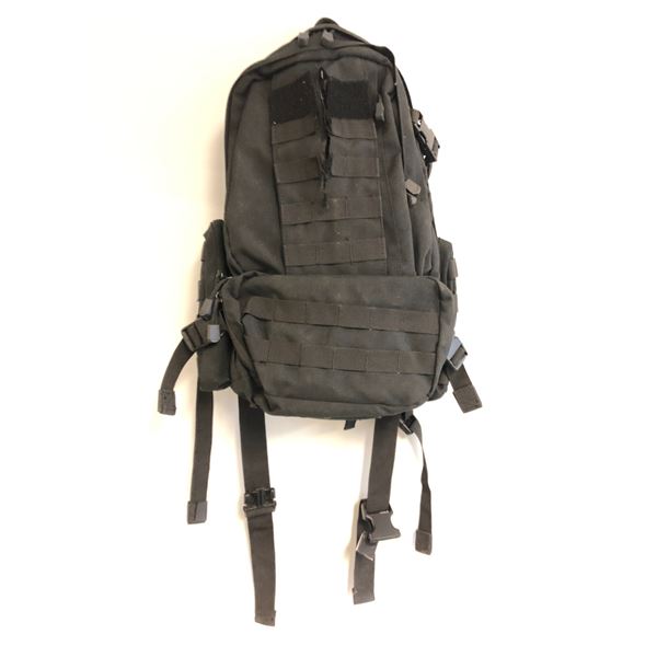 "Motherland: Fort Salem" - Hero Backpack "NICTE" black w/ torn front foreseen