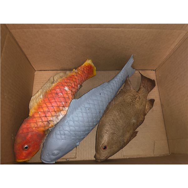 Group of 3 prop fish from movie set - 1 Animatronic