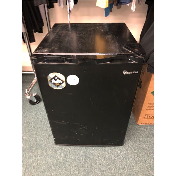 Freestanding mini Refrigerator by Magic Chef - Model # MCBR265BEF - Not tested