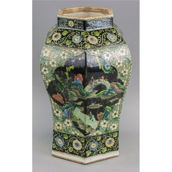 Chinese Wucai Famille Verte Hexagonal Vase Kangxi