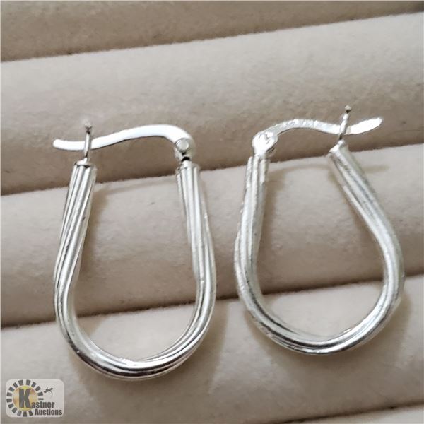 BZ519-118 SILVER HOOP EARRINGS