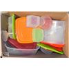 Image 1 : LOT OF ASSORTED PLASTIC KITCHEN