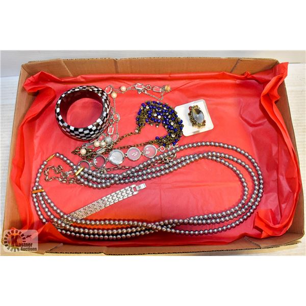 FLAT OF ESTATE JEWELRY
