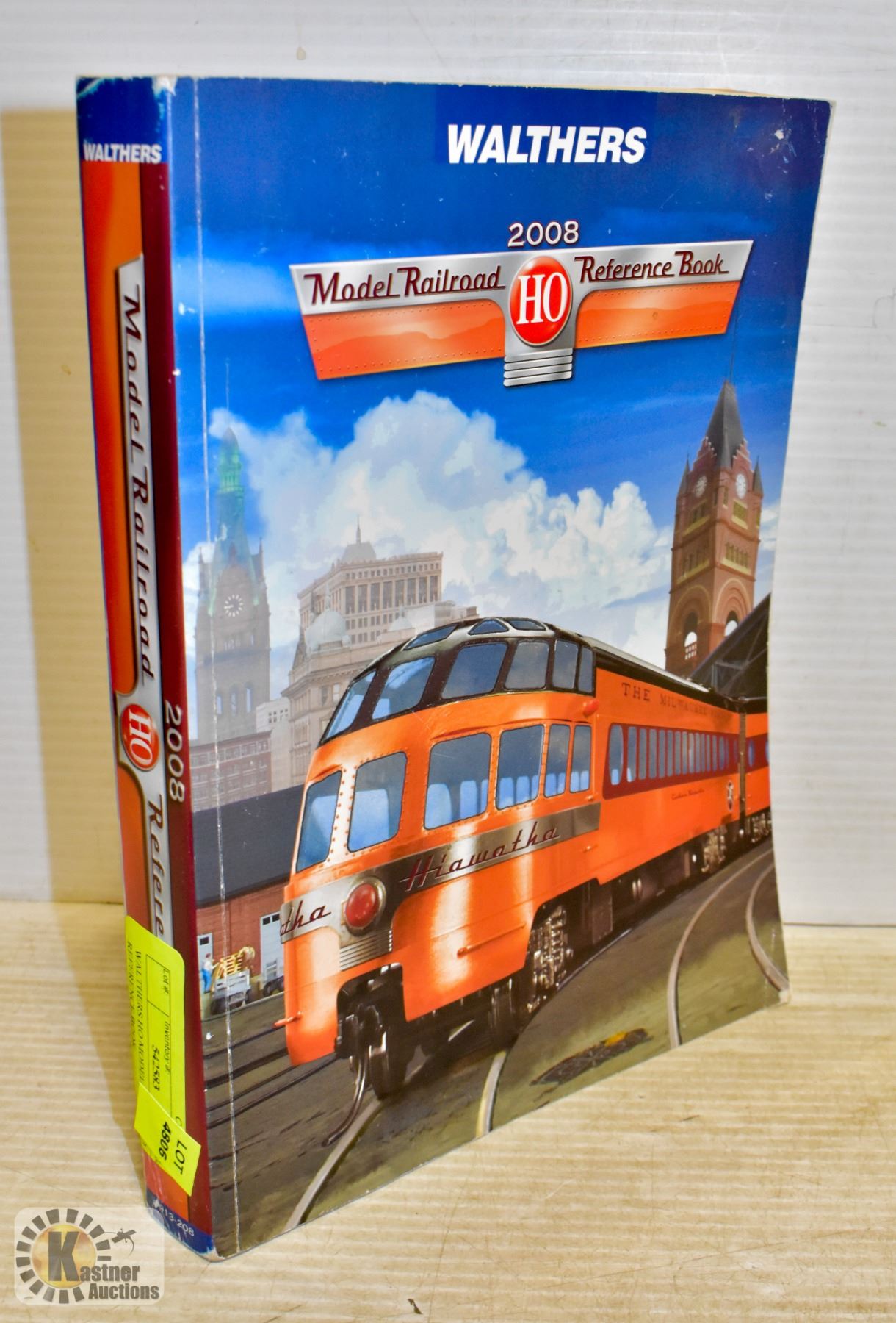 WALTHERS HO MODEL RAILROAD REFERENCE BOOK
