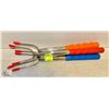 Image 1 : 4 PACK EXTENDABLE WEINER FORKS *COLOURS MAY VARY*