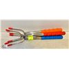 Image 1 : 4 PACK EXTENDABLE WEINER FORKS *COLOURS MAY VARY*