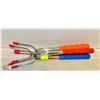 Image 1 : 4 PACK EXTENDABLE WEINER FORKS *COLOURS MAY VARY*