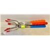 Image 1 : 4 PACK EXTENDABLE WEINER FORKS *COLOURS MAY VARY*