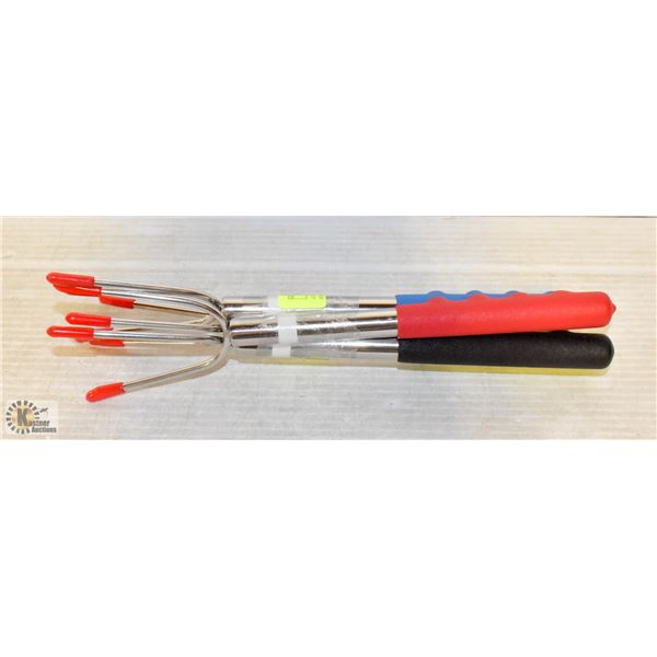 4 PACK EXTENDABLE WEINER FORKS *COLOURS MAY VARY*