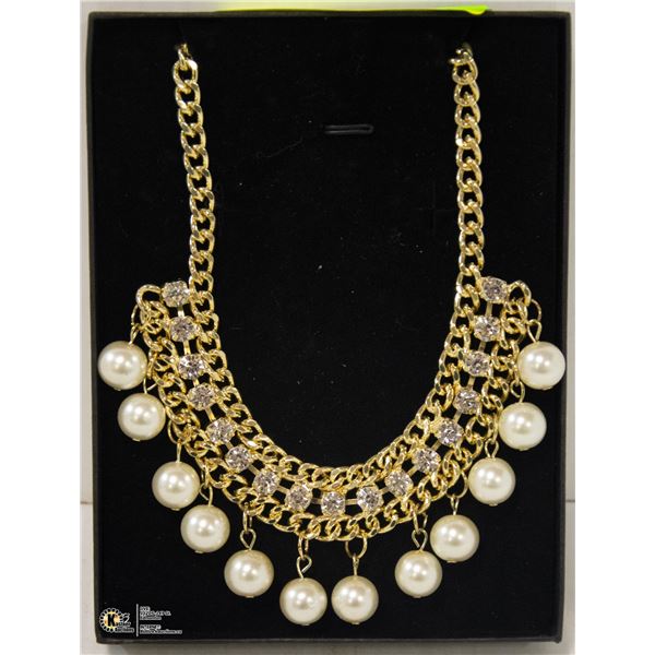 Pearl and cubic zirconia necklace Clearance