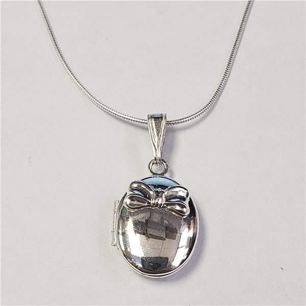 BZ1051-17 SILVER LOCKET 18  NECKLACE