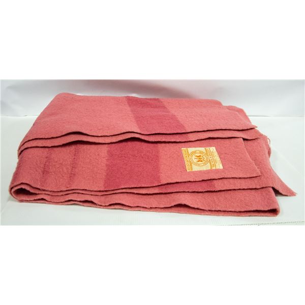 VINTAGE 3 1/2 BAR HUDSON BAY POINT PINK BLANKET