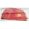 Image 1 : VINTAGE 3 1/2 BAR HUDSON BAY POINT PINK BLANKET