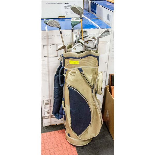 SET OF GOLF CLUB/BAGS