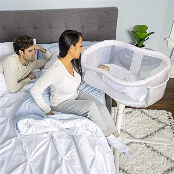 NEW ASSEMBLED HALO SWIVEL BASSINET