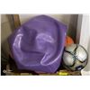 Image 1 : 3 BALLS AND EXERCISE BALL