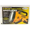 Image 1 : 12V RECHARGEABLE 10 MILLION CANDLE POWER SPOTLIGHT