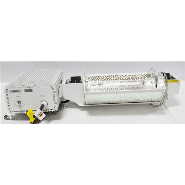 1000W FIXTURE 120-240V INCLUDES LAMP, REFLECTOR