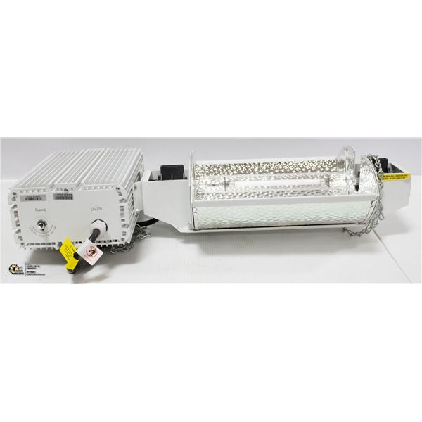 1000W FIXTURE 120-240V INCLUDES LAMP, REFLECTOR