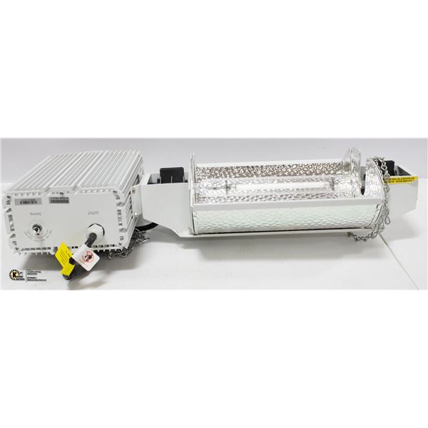 1000W FIXTURE 120-240V INCLUDES LAMP, REFLECTOR