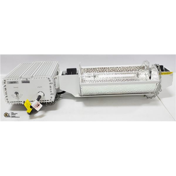 1000W FIXTURE 120-240V INCLUDES LAMP, REFLECTOR