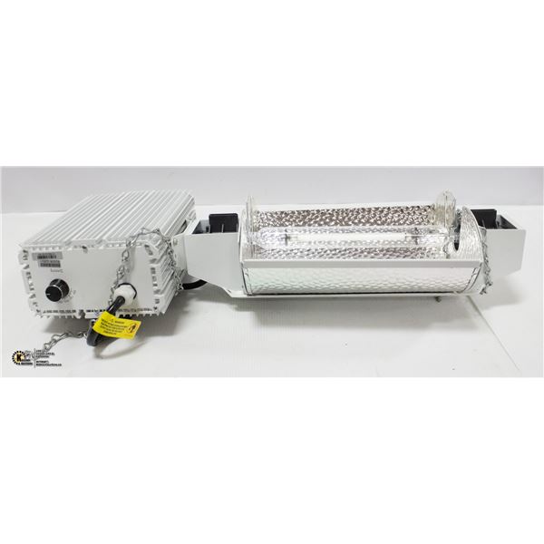 1000W FIXTURE 120-240V INCLUDES LAMP, REFLECTOR