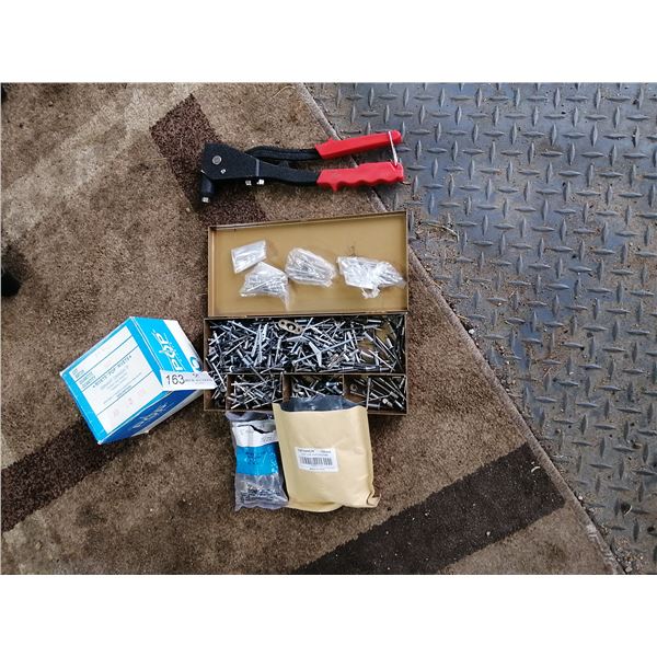 Rivet Gun w/ Assorted Rivets