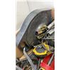 Image 8 : CRAFTSMAN ROUTER AND BOX OF TOOLS