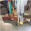 Image 7 : 2 FLOOR SCRAPERS AND POST HOLE DIGGER WITH 7 SHOVELS AND CRUTCHES