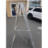 Image 3 : 6 FOOT ALUMINUM A FRAME LADDER